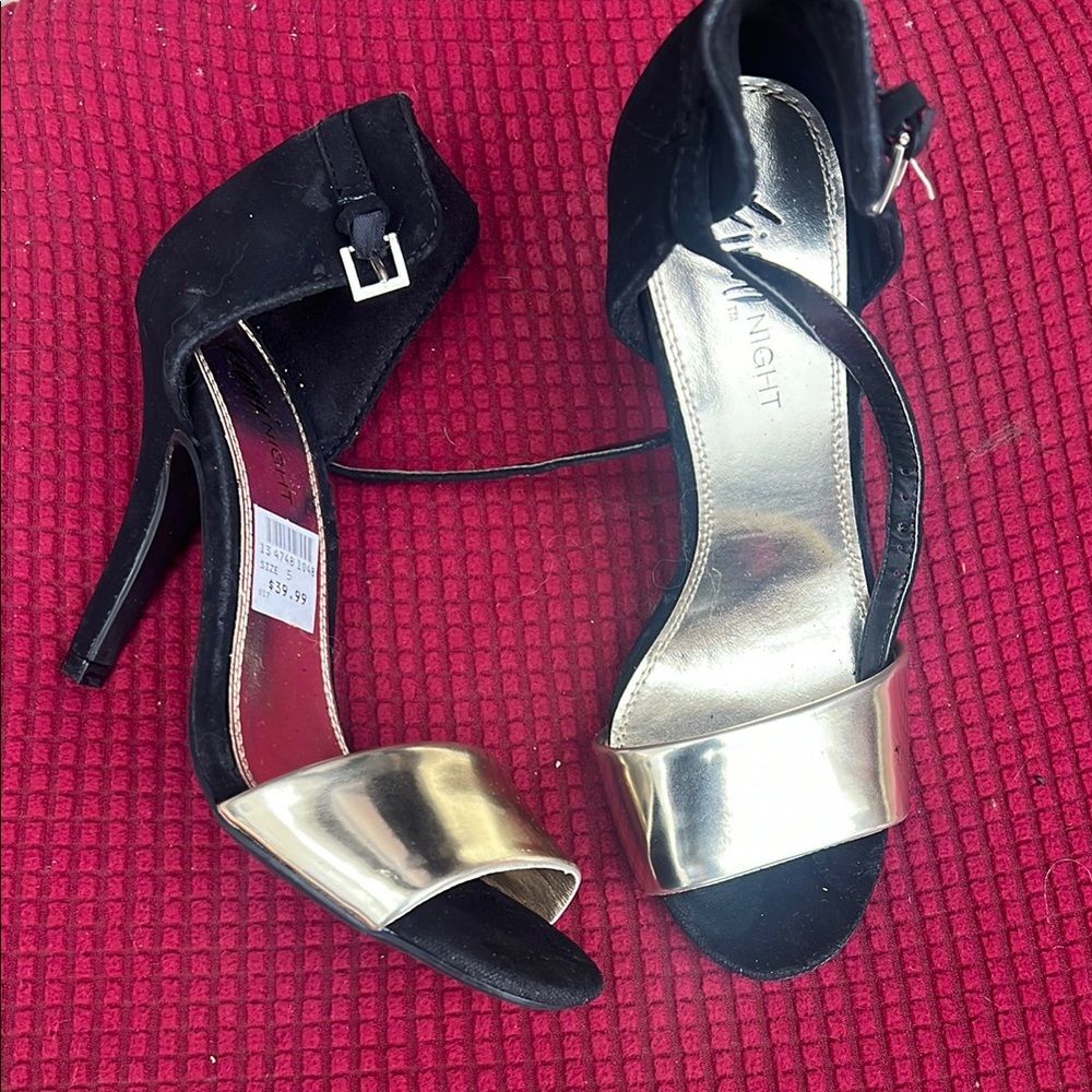 Elegant Black and Gold Women's Heels